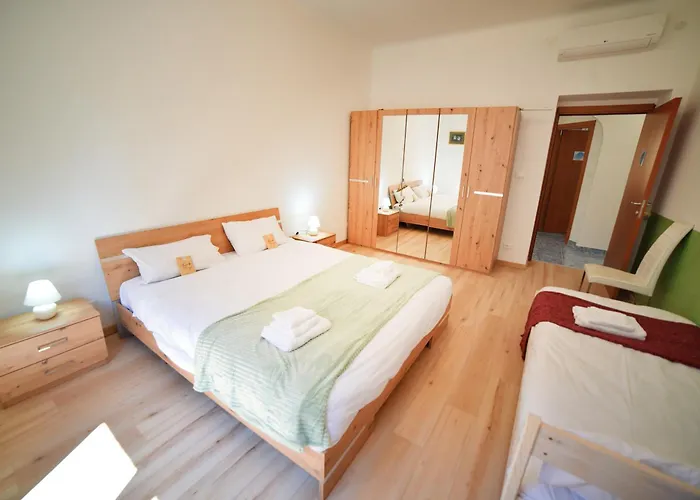 Aria Di Sale Hostel Di Trieste